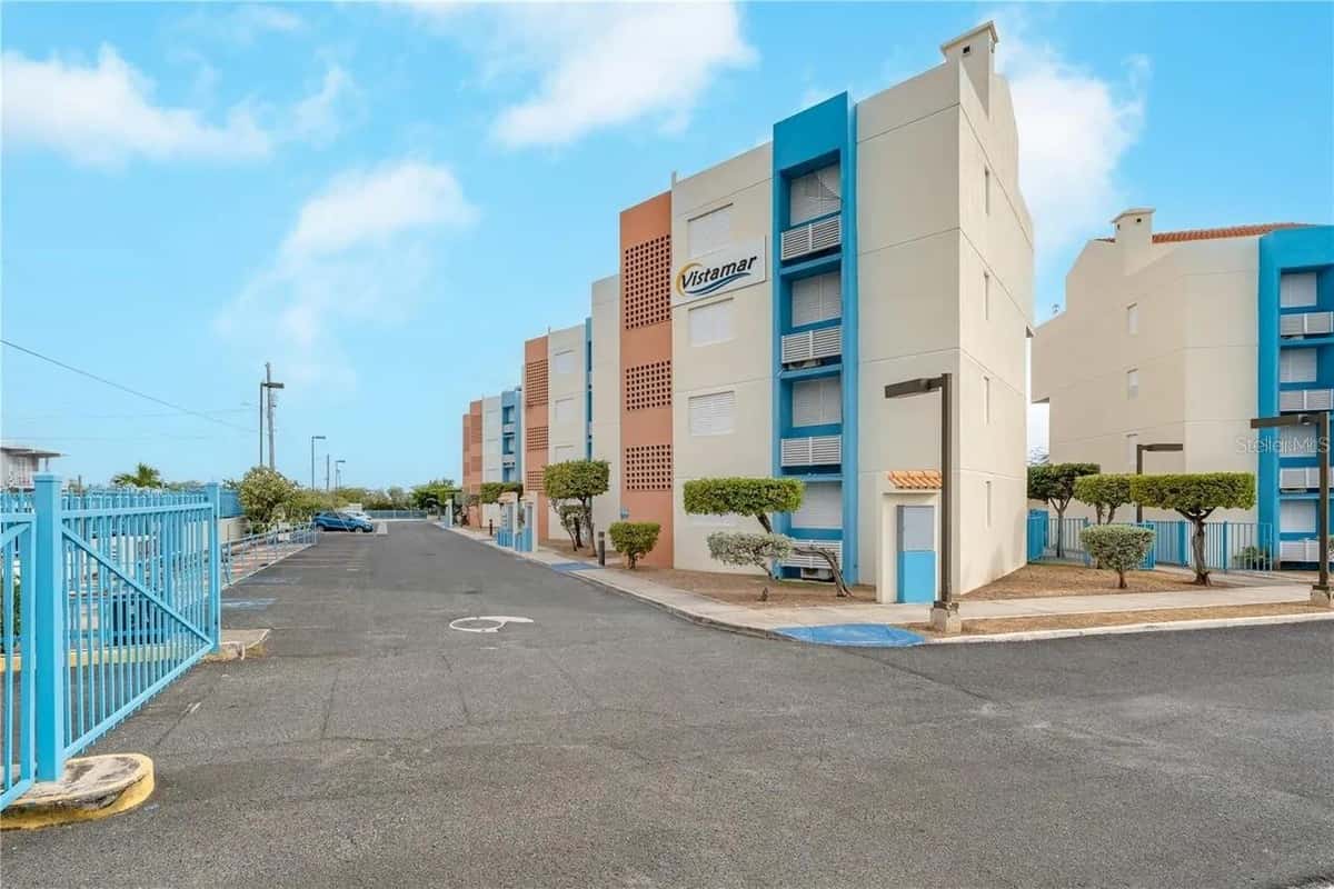 PR-301 CONDO. VISTAMAR EL COMBATE