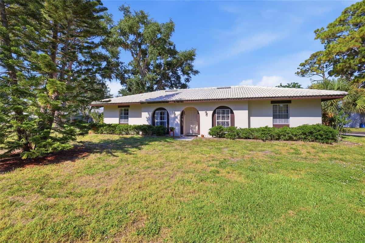 404 OXFORD DRIVE