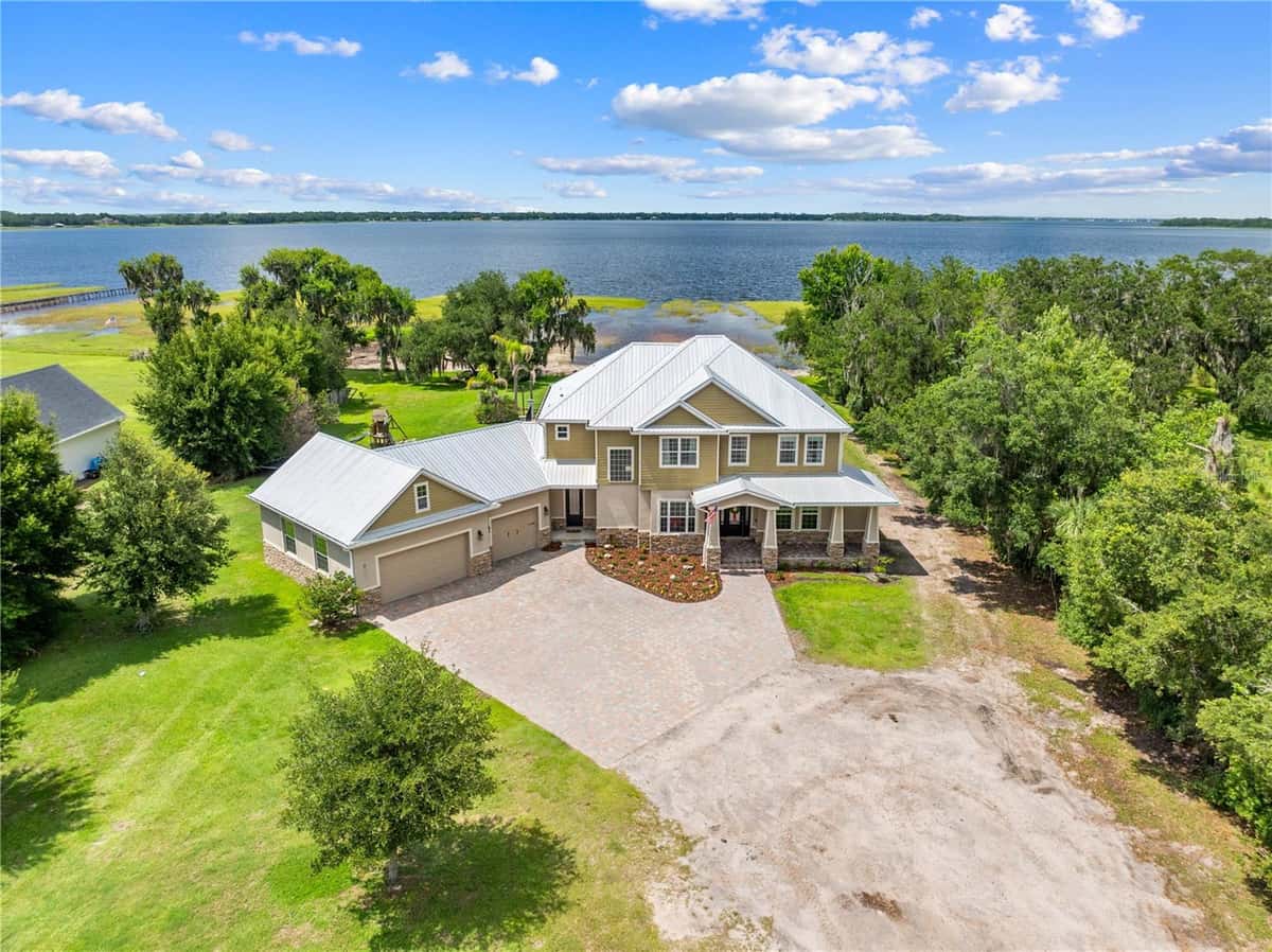 4664 HICKORY TREE LN