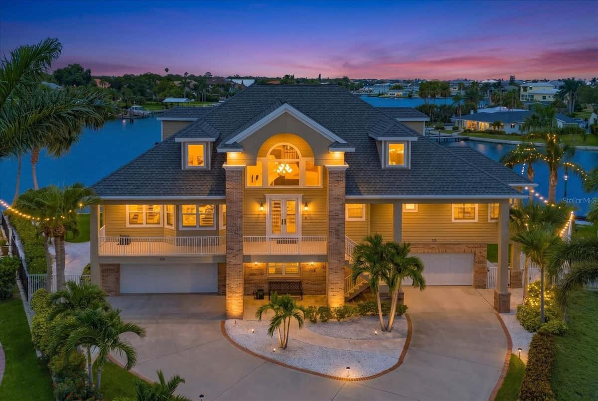 226 POINCIANA LANE
