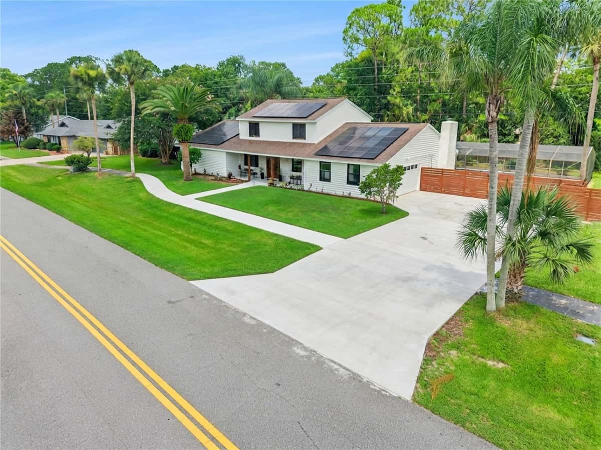 537 PELICAN BAY DRIVE