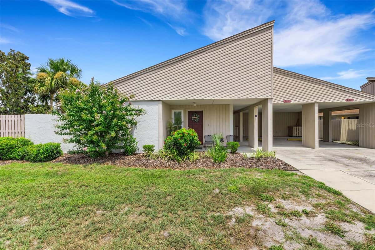 4223 OAK LOOP