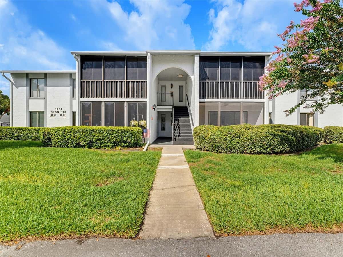 1261 PINE RIDGE CIRCLE