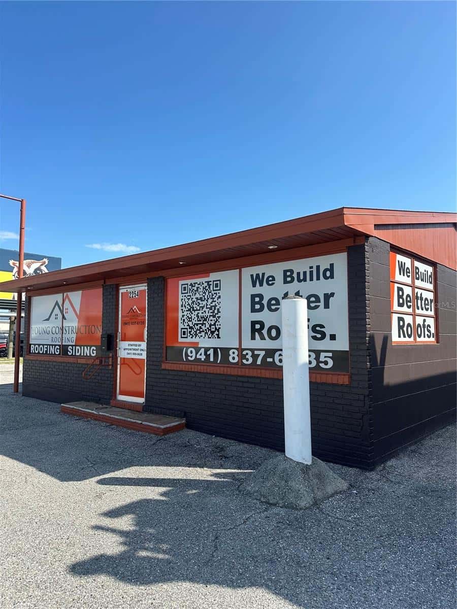 2254 TAMIAMI TRAIL