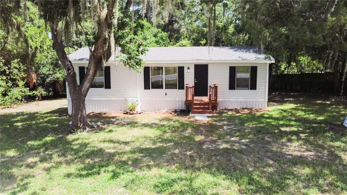 8017 SKYLINE LANE