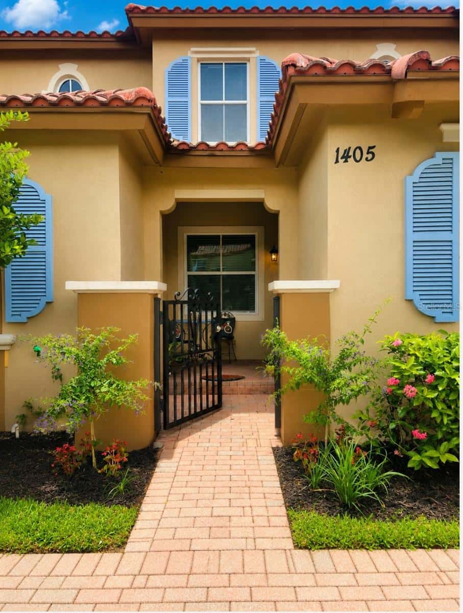 2928 HIDDEN HILLS ROAD