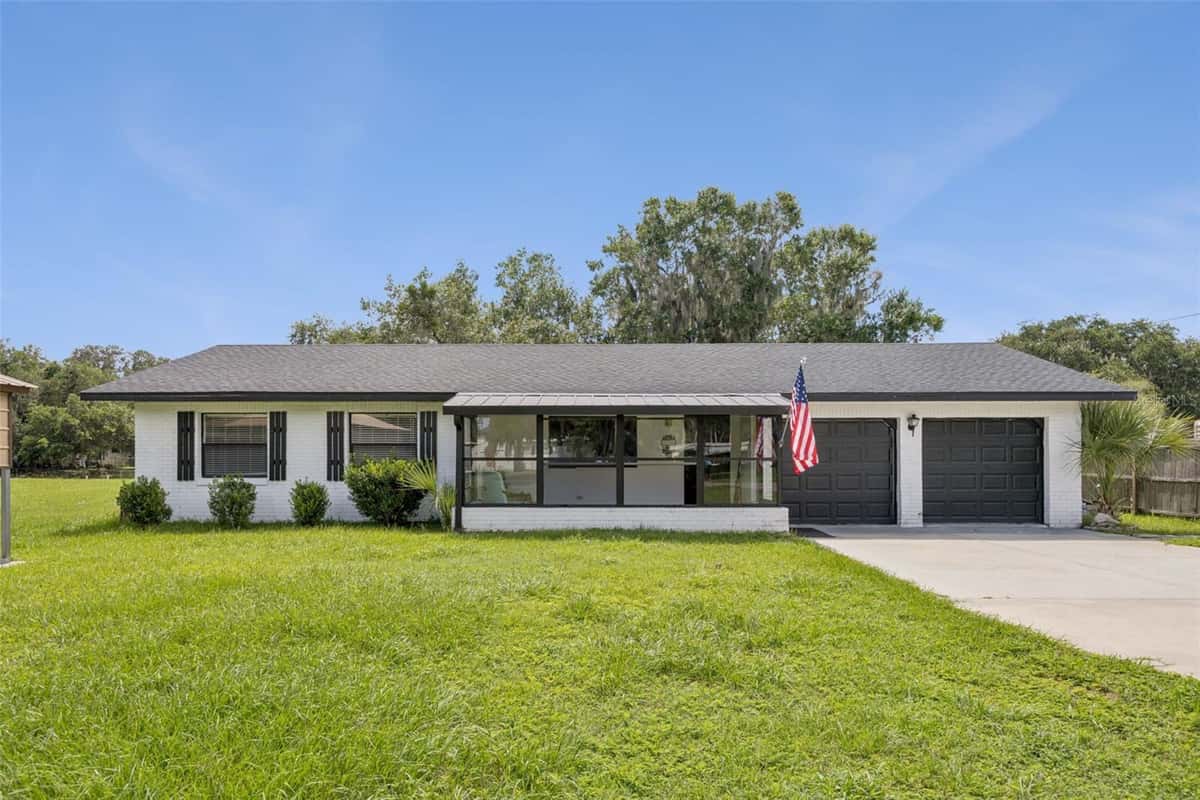 2082 SHADY LANE