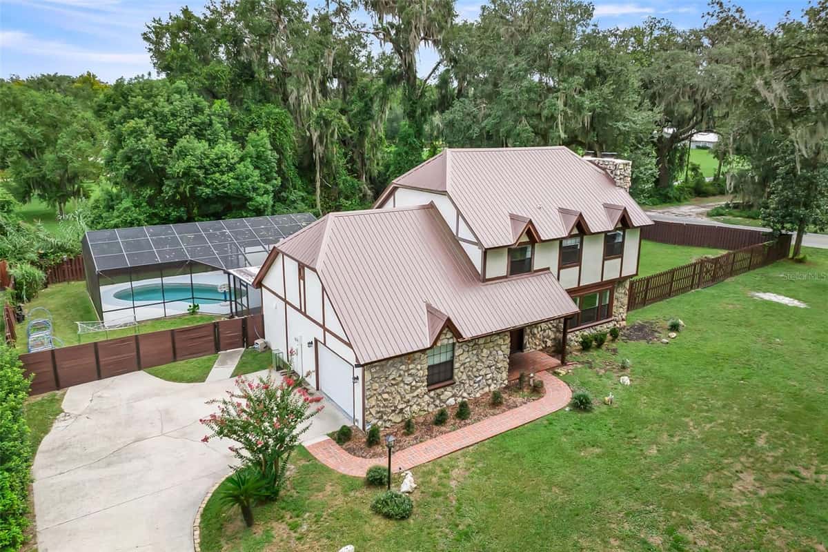 102 THICKET LANE
