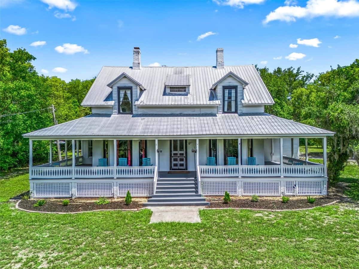 511 MIRROR LAKE DRIVE