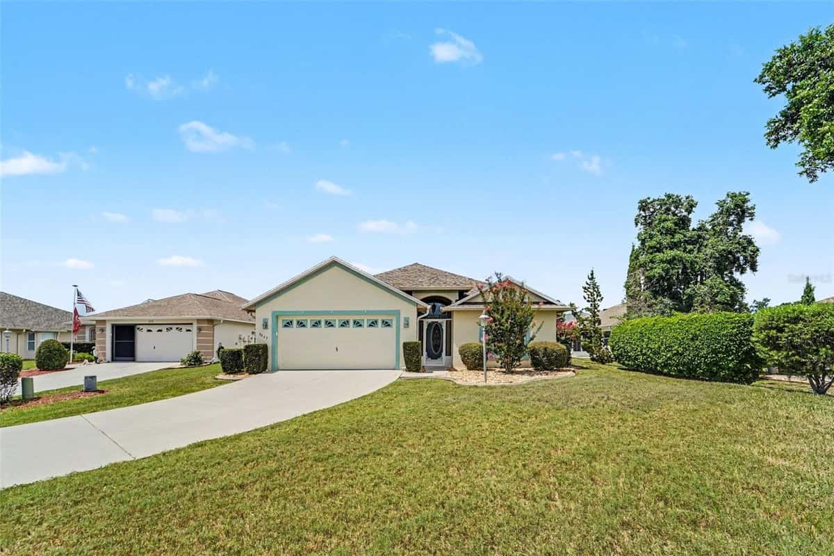 3805 E KIWI COVE CT