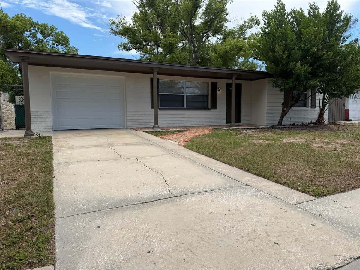 4606 EASTWOOD LANE