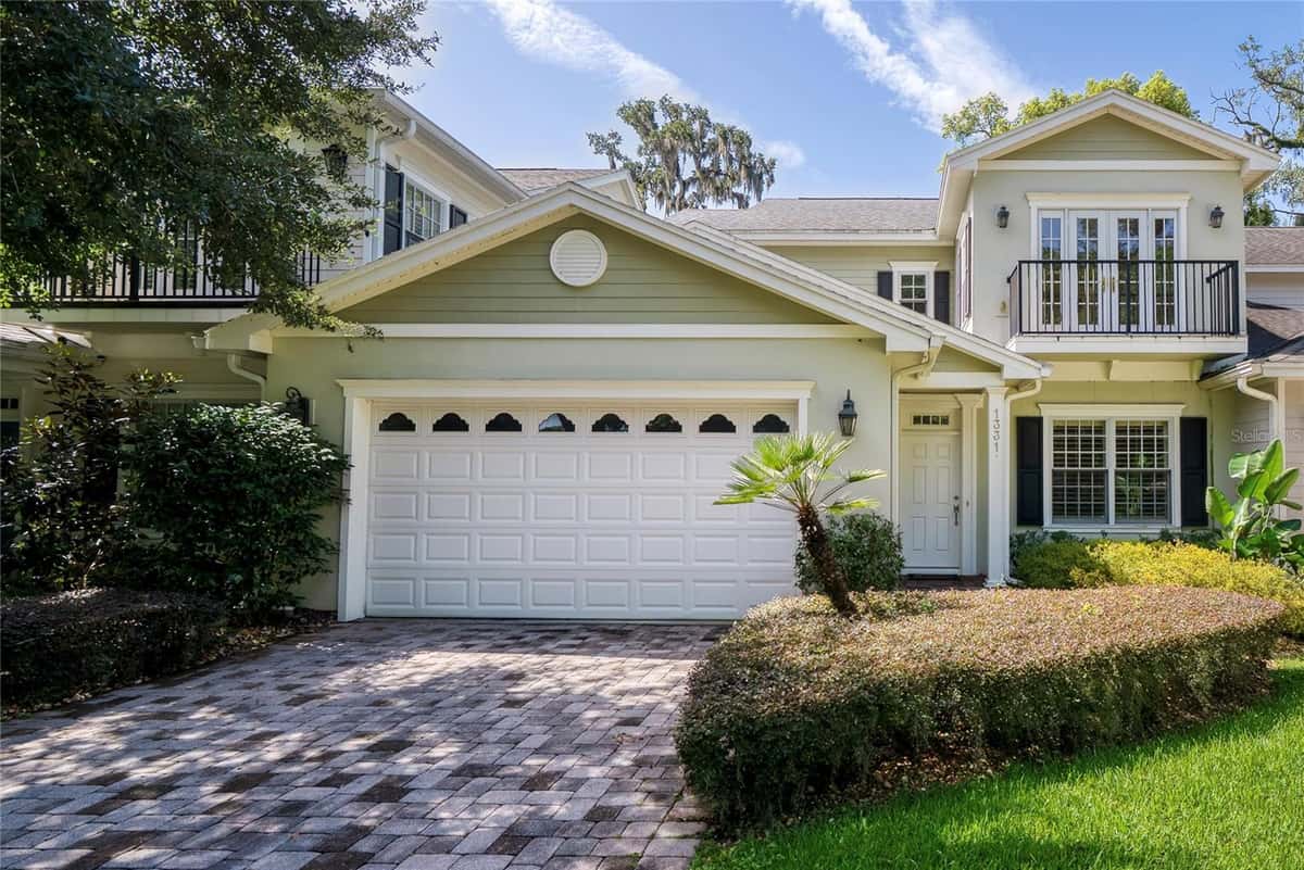 1331 COUNTRY CLUB OAKS CIRCLE