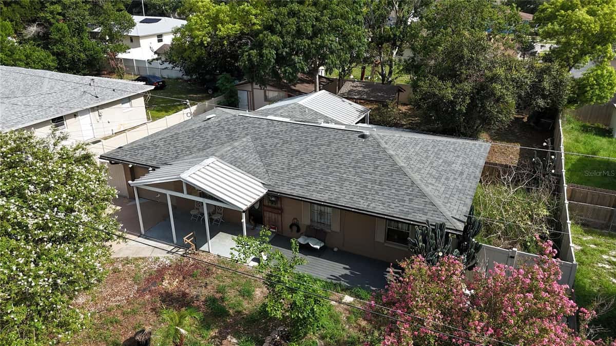 1302 CENTER STREET