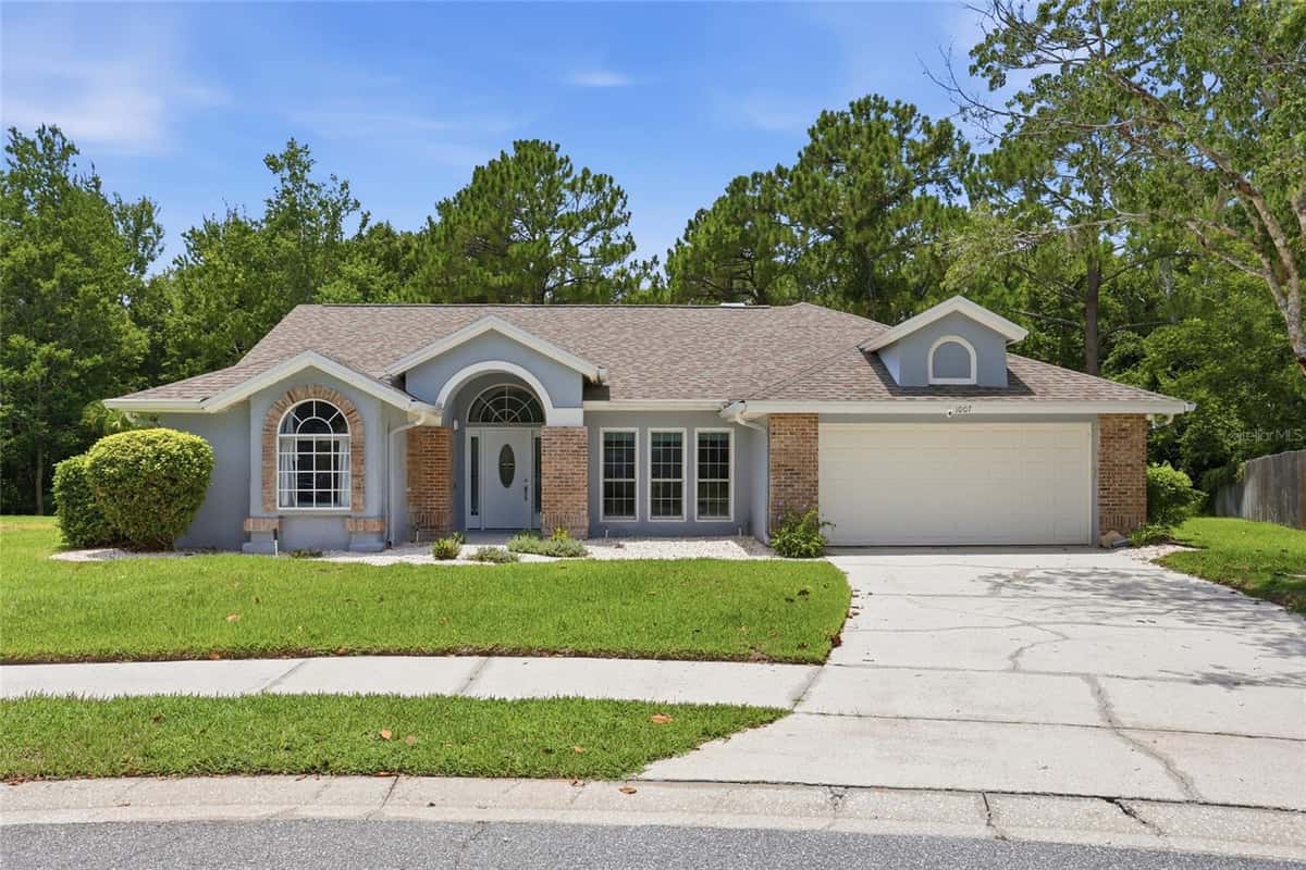 1007 EAGENS CREEK COURT