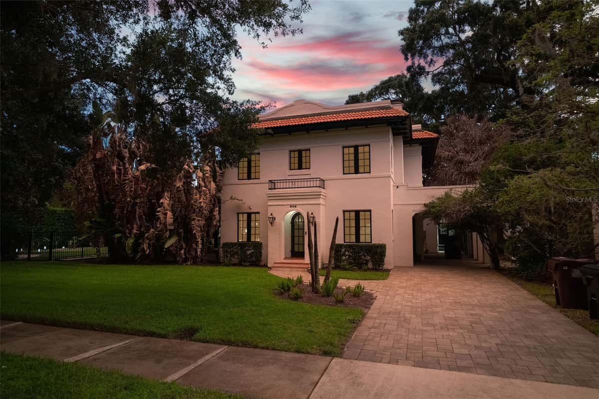 906 ALHAMBRA COURT