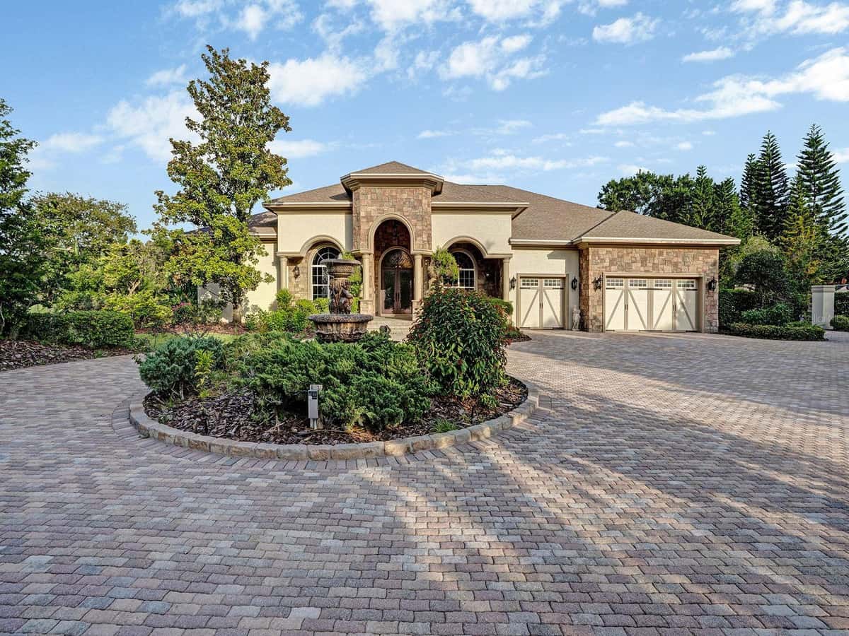 11471 TROTTING DOWN DRIVE