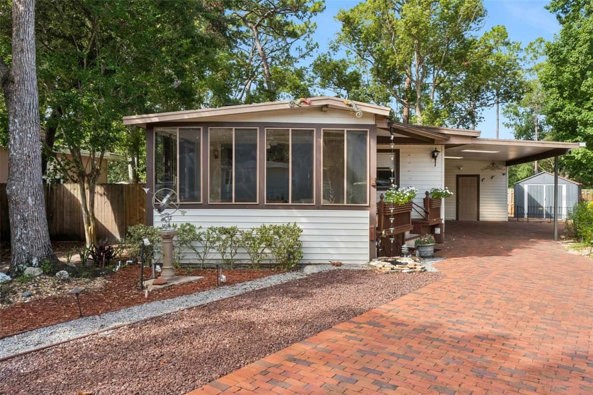 571 PINE NEEDLE COURT