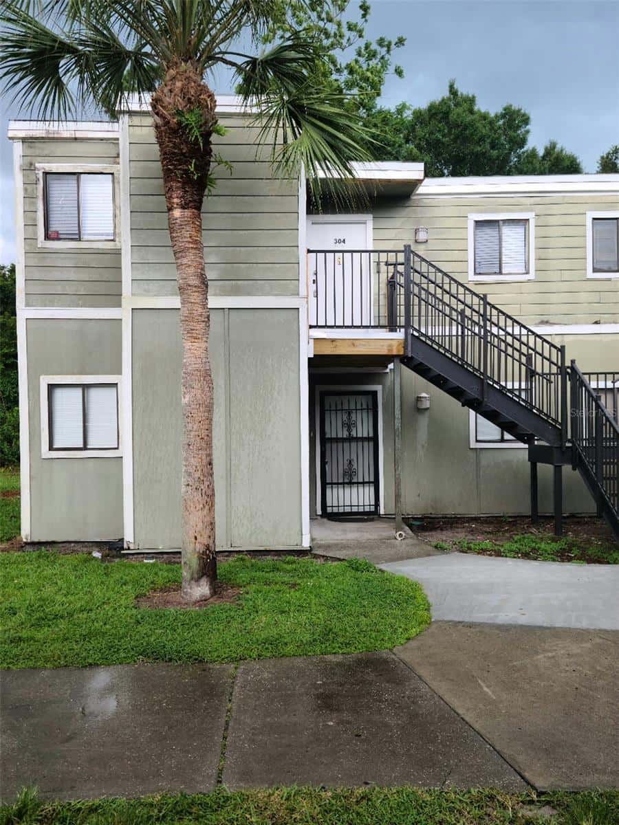 303 SCOTTSDALE SQUARE