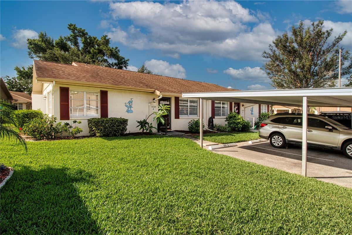 1828 FOXHUNT DRIVE