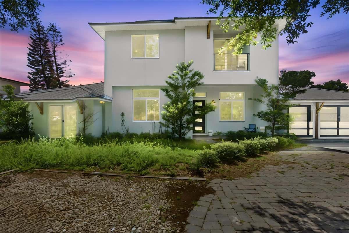 281 BREWER AVENUE