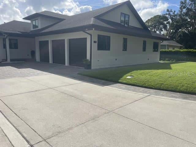 995 STACY LANE