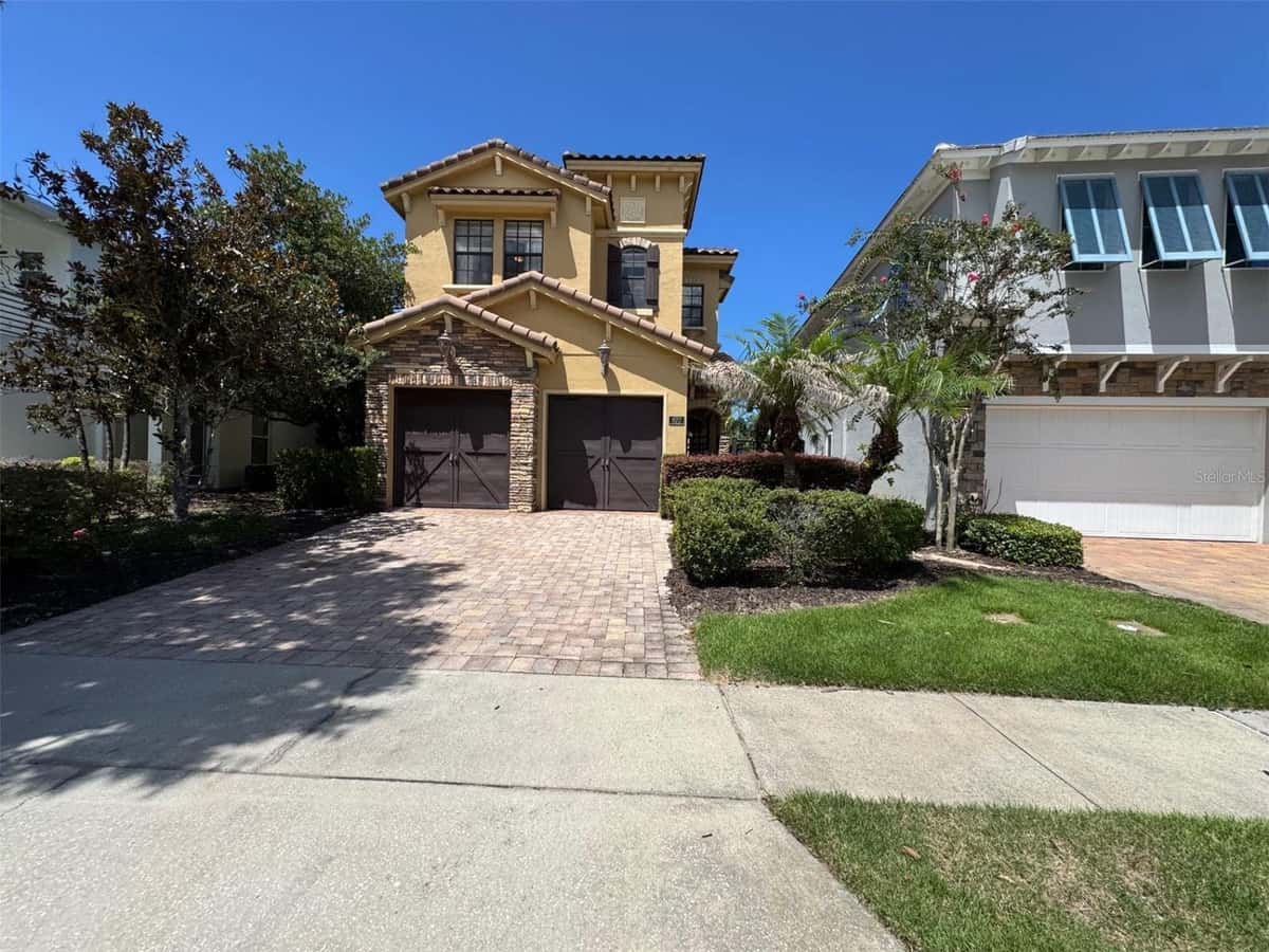 877 DESERT MOUNTAIN COURT