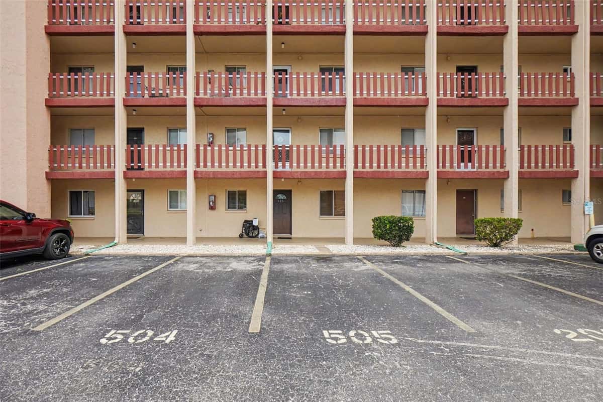 4009 LAKE BAYSHORE DRIVE