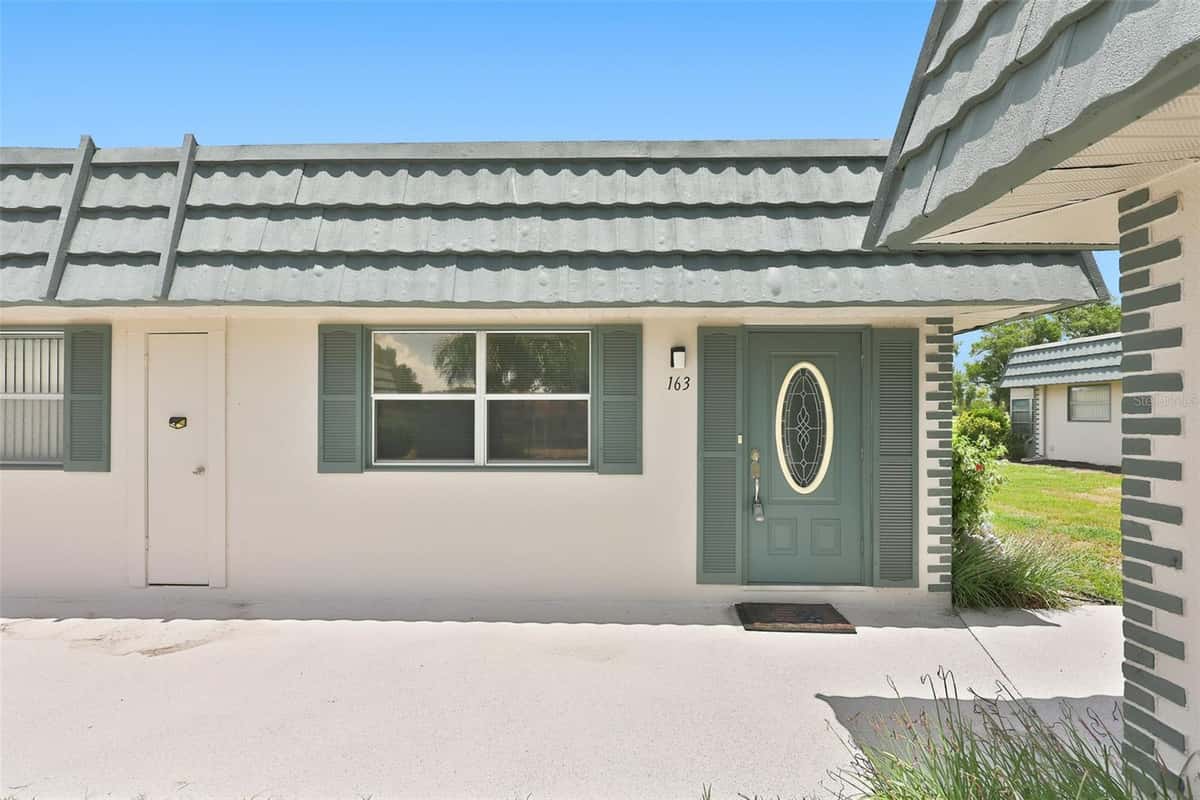 1811 BEDFORD LANE