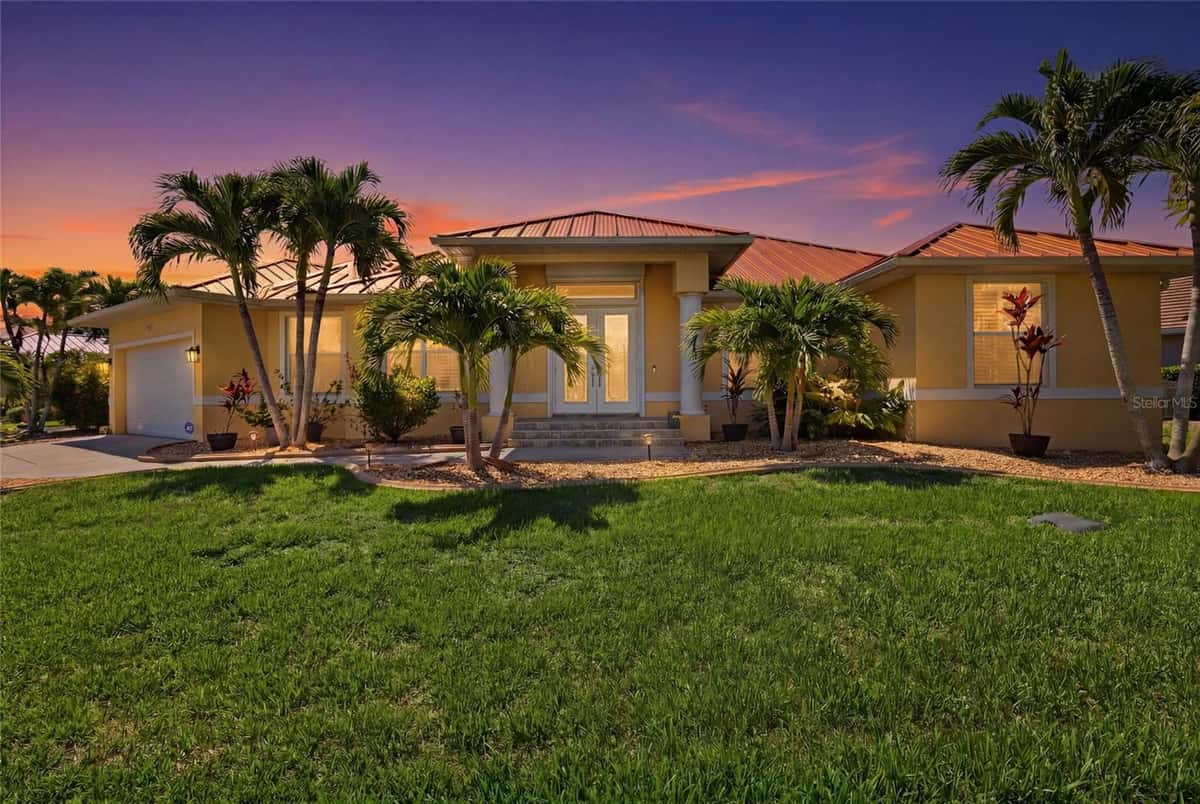 1233 SEA BREEZE COURT