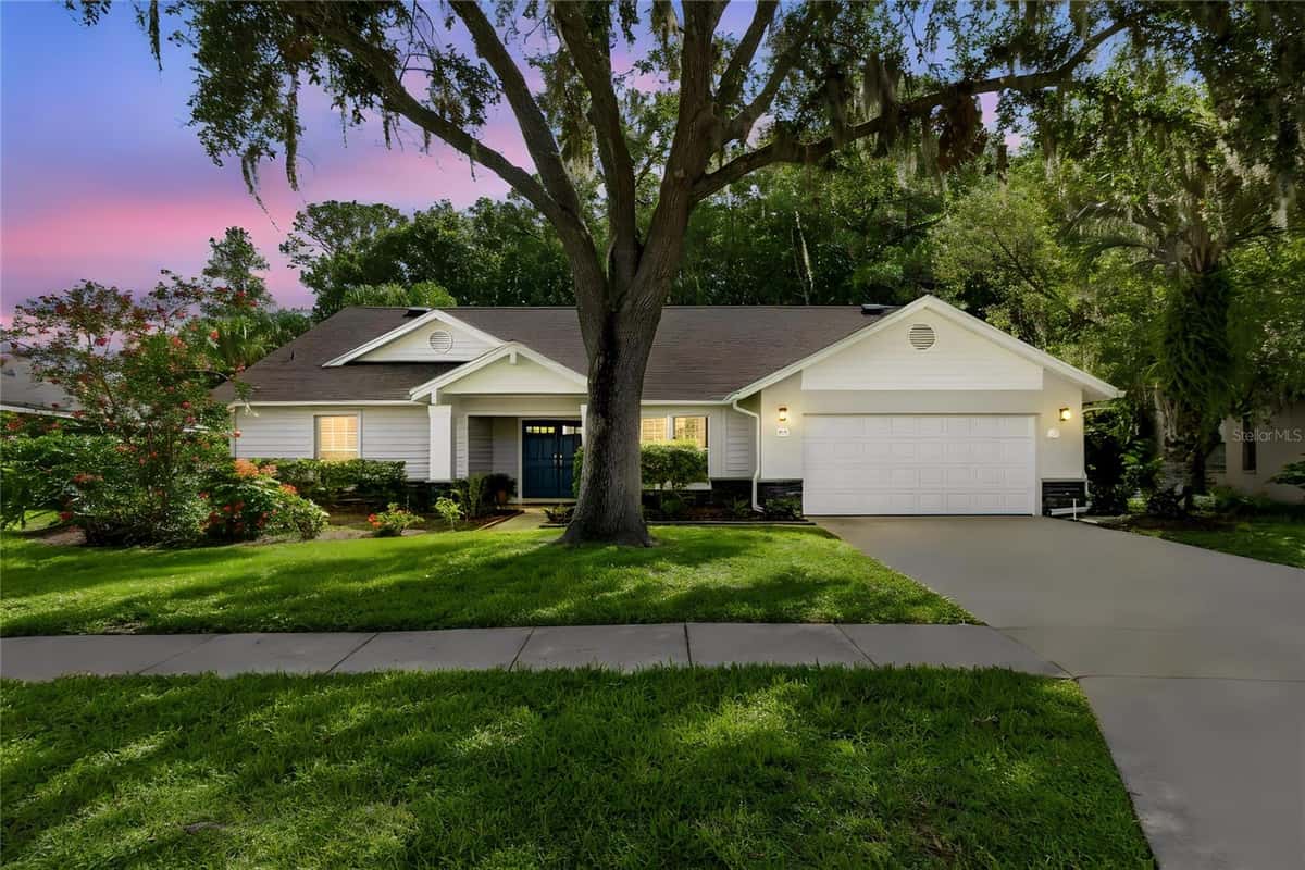 785 CENTERWOOD DRIVE