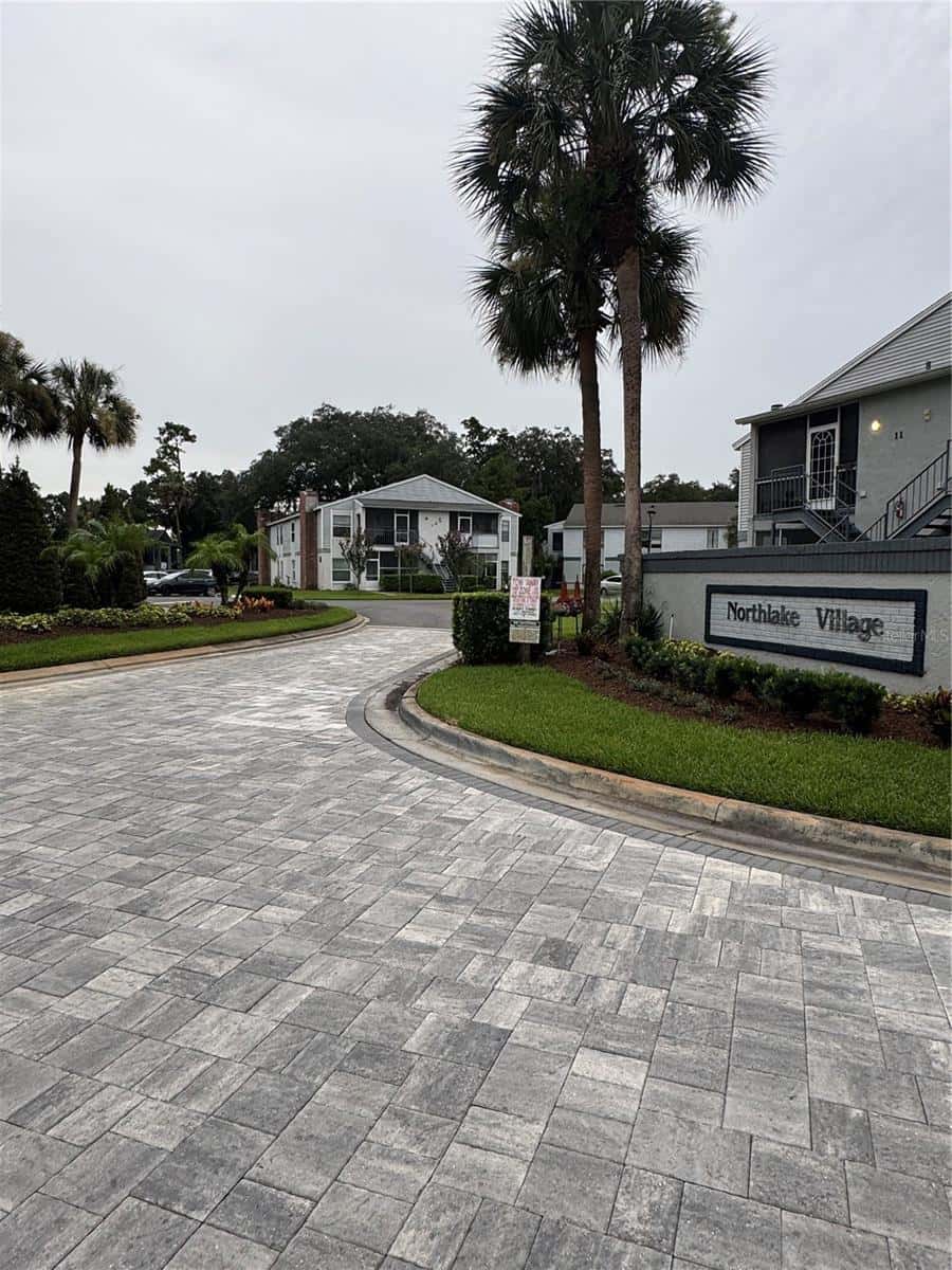 408 NORTHLAKE DRIVE