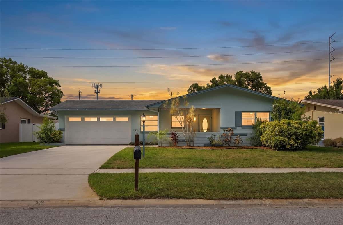 965 SANTA MONICA DRIVE