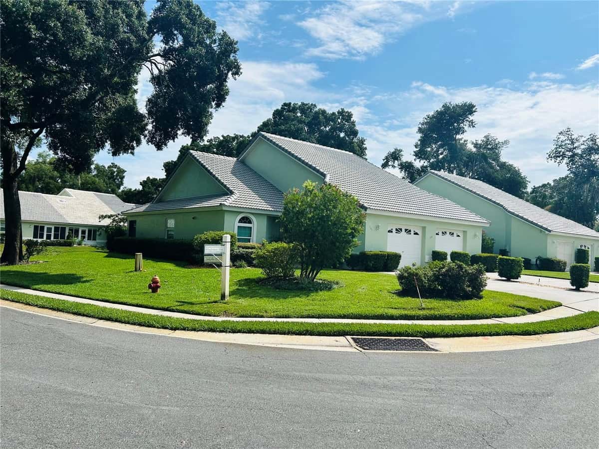 806 WINDERMERE BOULEVARD