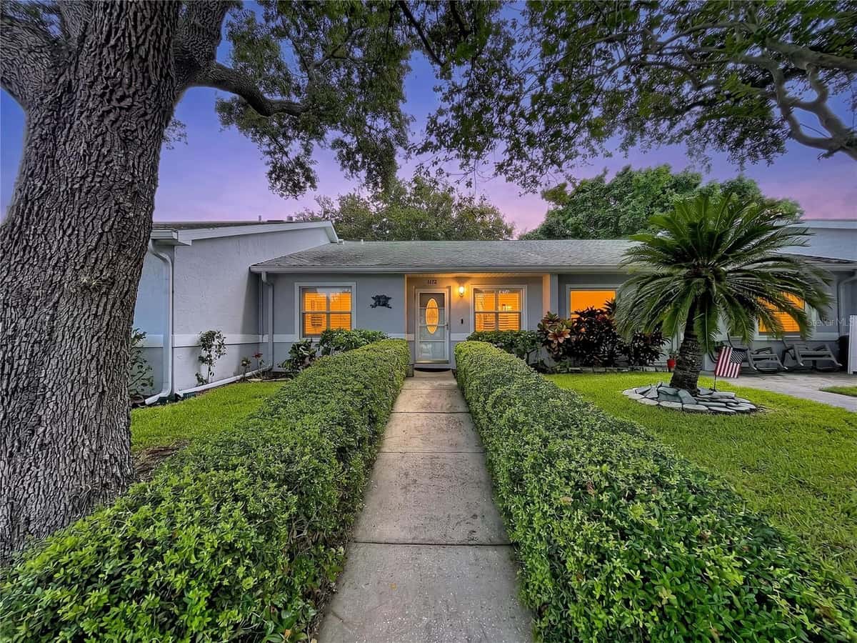 1172 SOMERSET CIRCLE