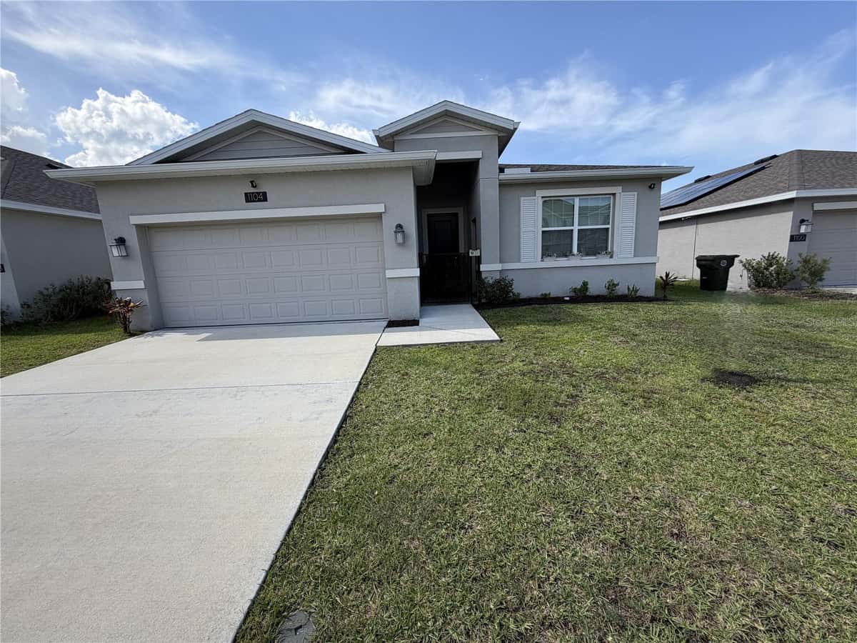 1104 SAND TRAP COURT
