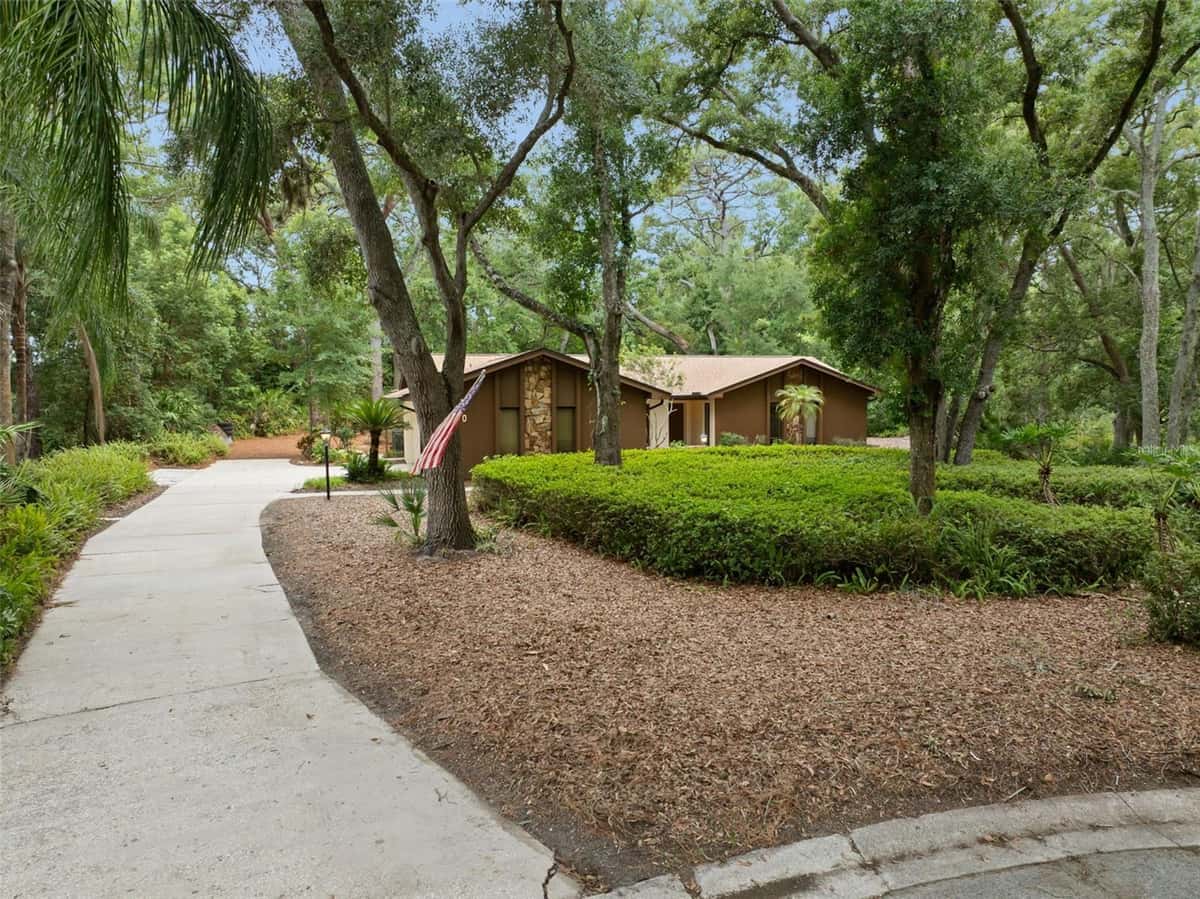 1660 NARNIA COURT