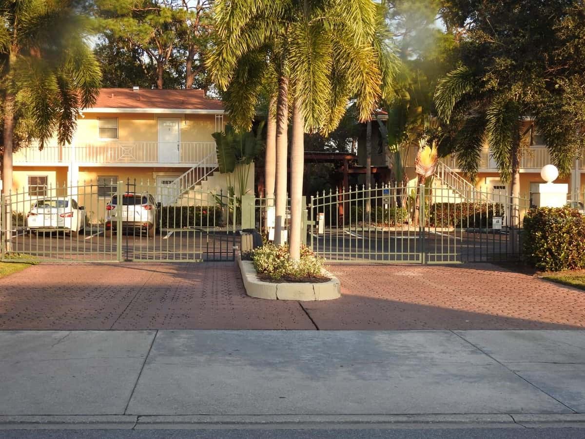 972 LA COSTA CIRCLE