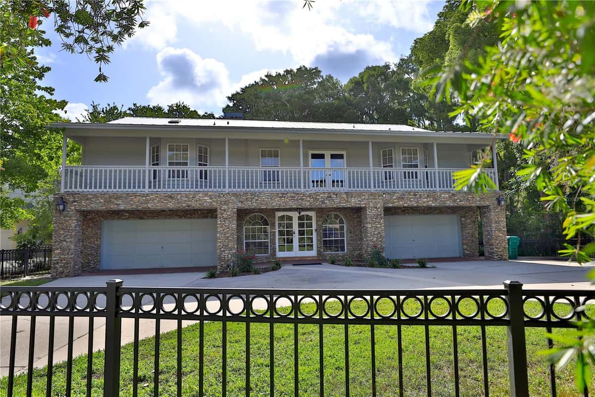 11685 BLUE COVE DRIVE