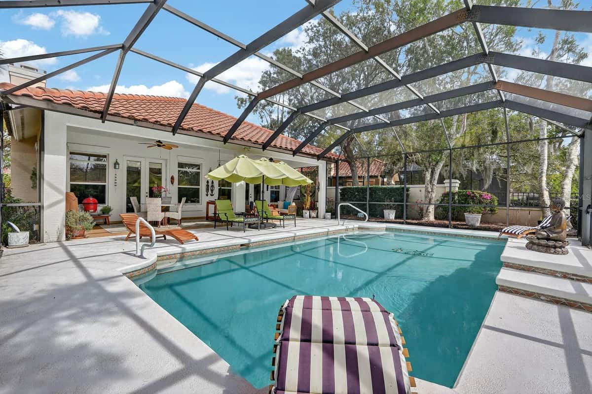 11 LAGUNA COURT
