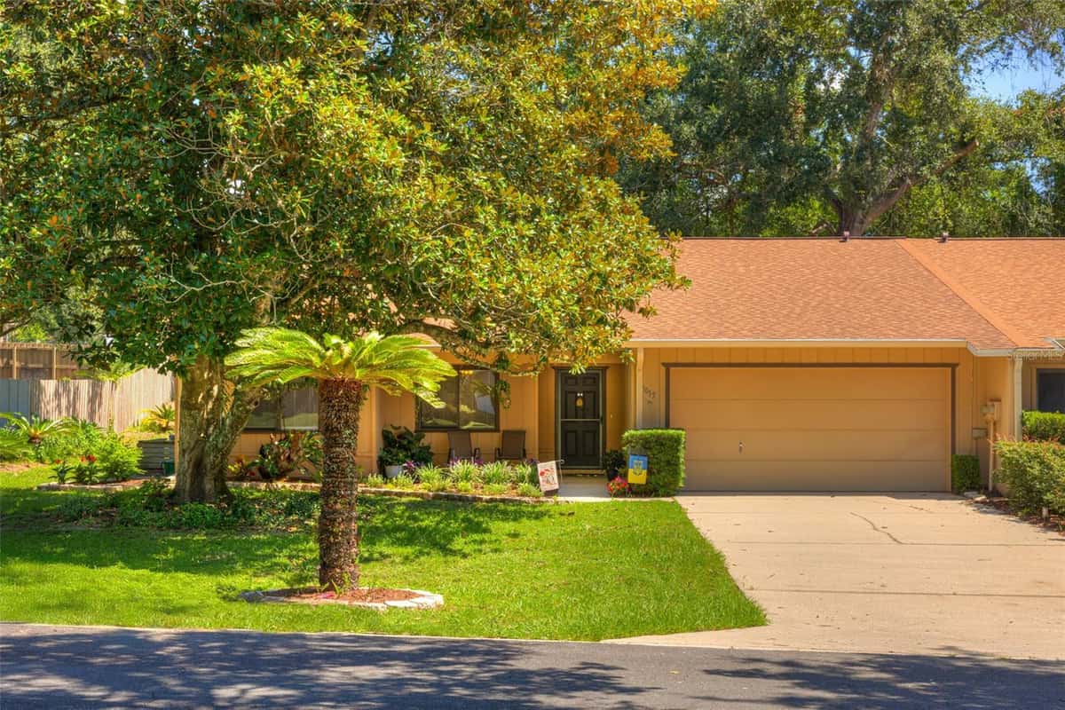 1055 VILLAGE GREEN RD