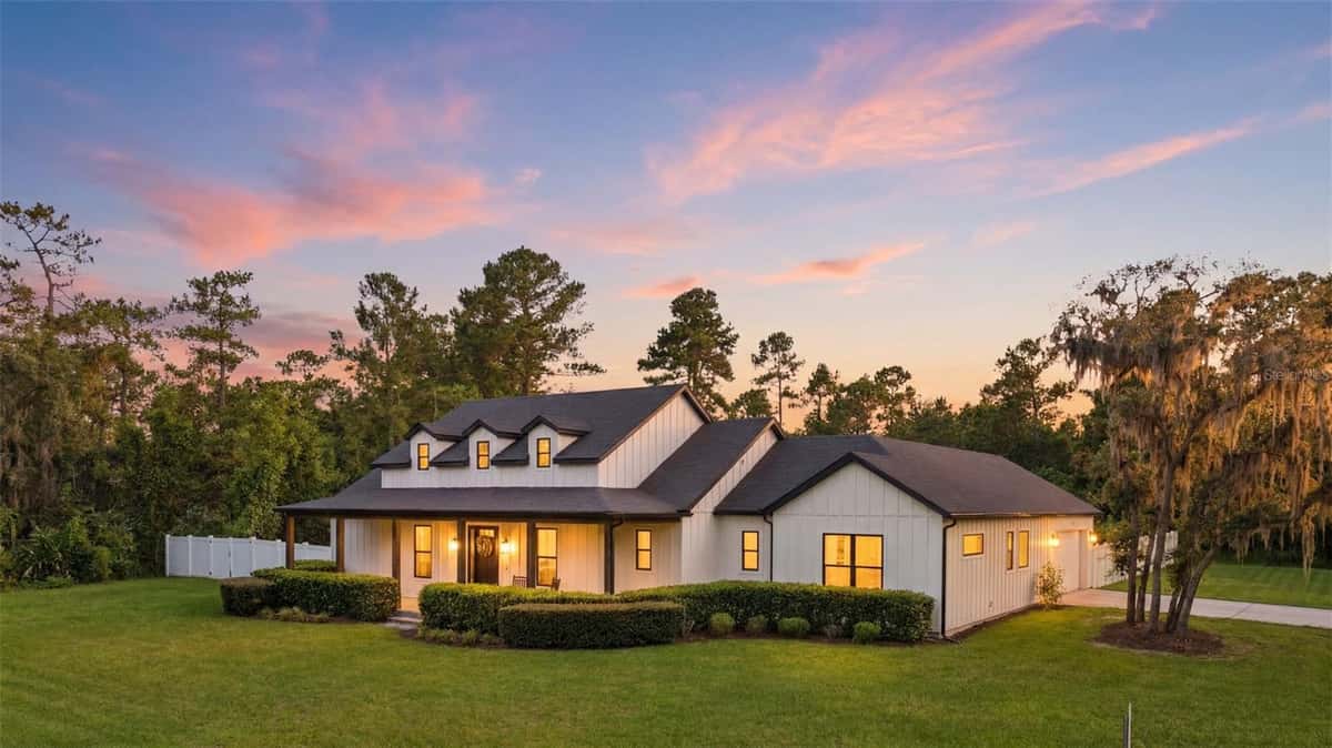 190 SCENIC MAGNOLIA DRIVE