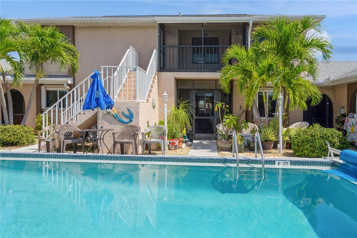 527 CAPE CORAL PARKWAY