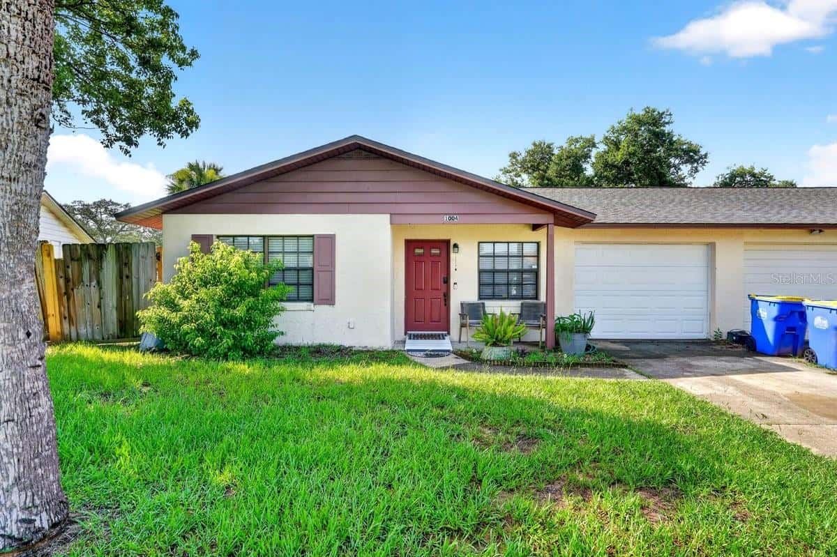 1004 EGRET COURT