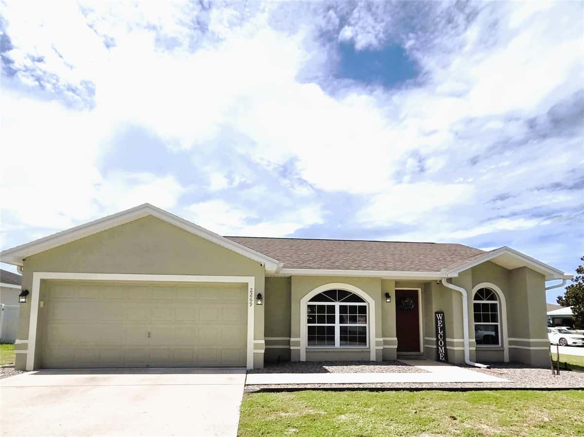 2269 COUNTRY MANOR STREET