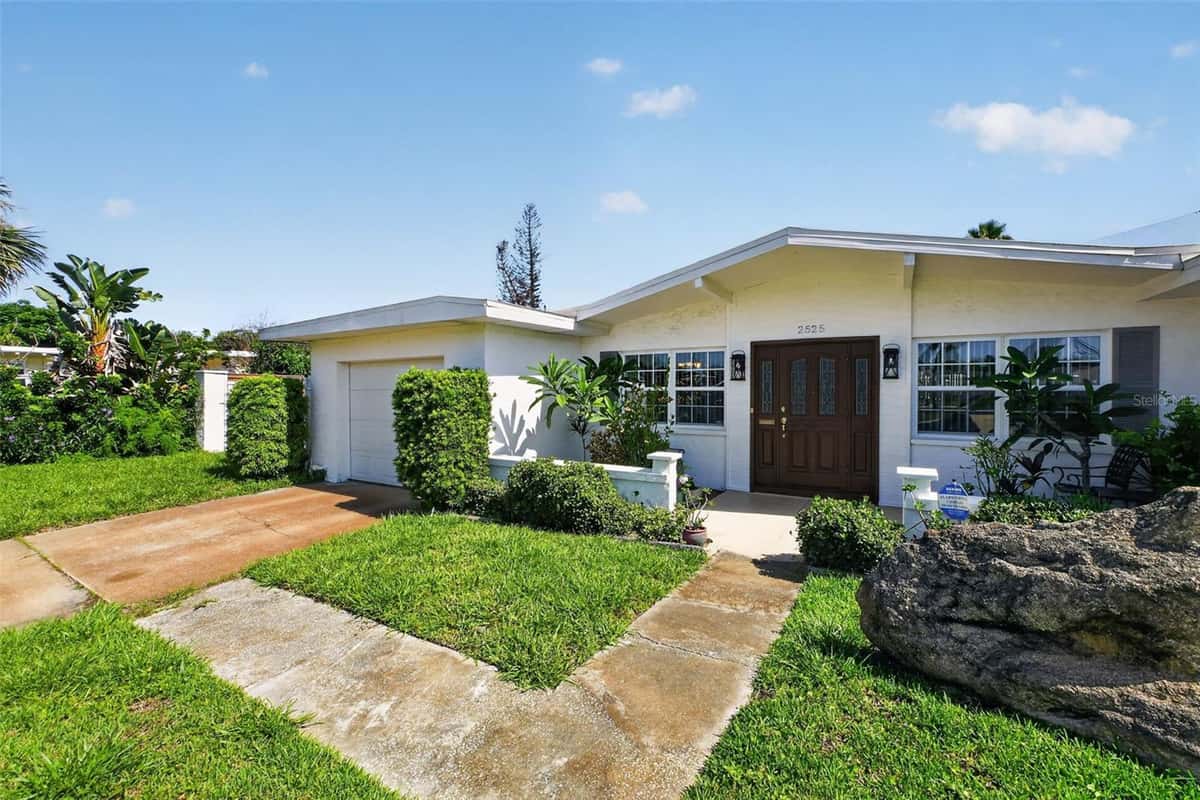 2525 CORAL WAY
