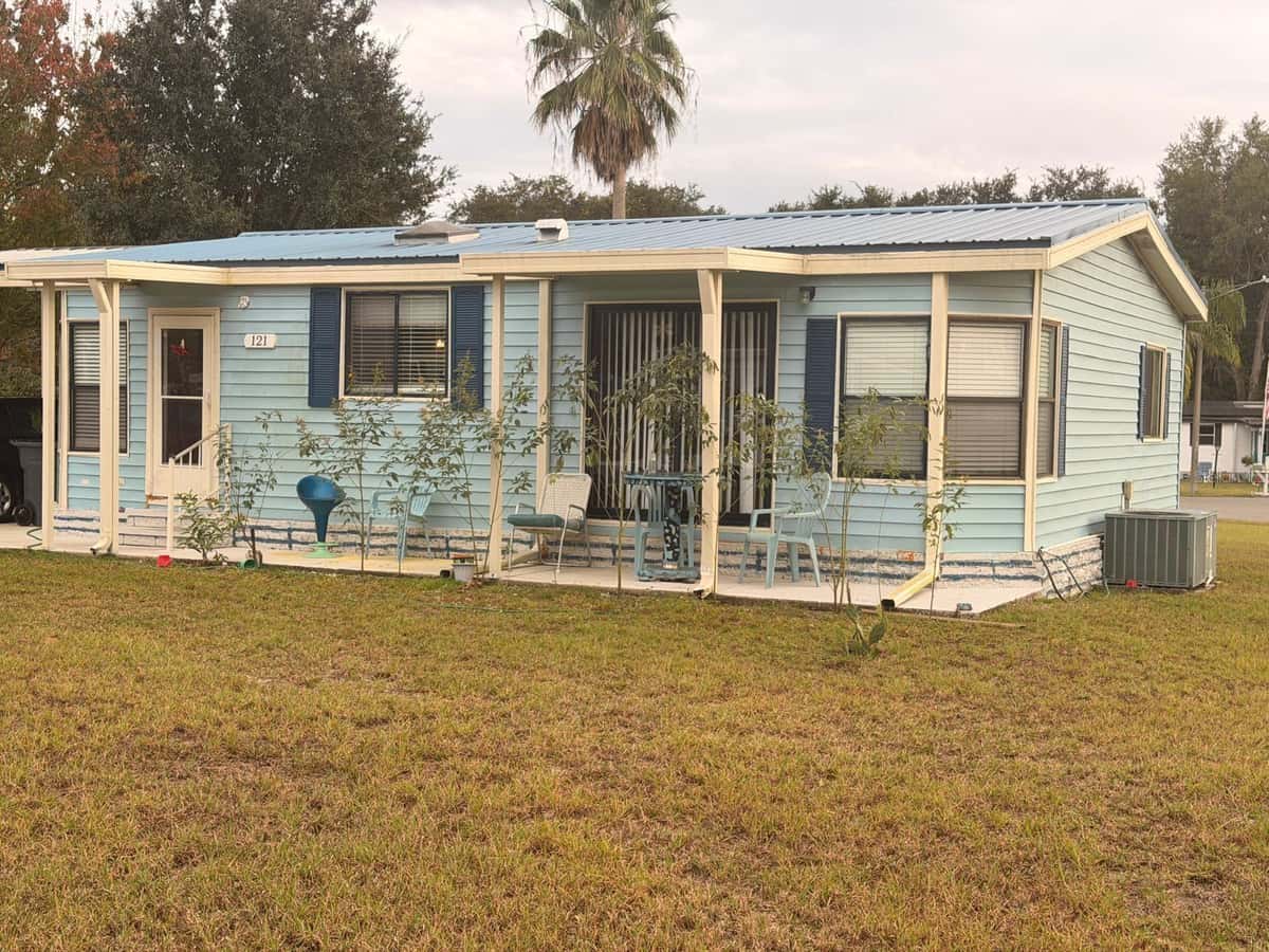 121 HYDE PARK COURT