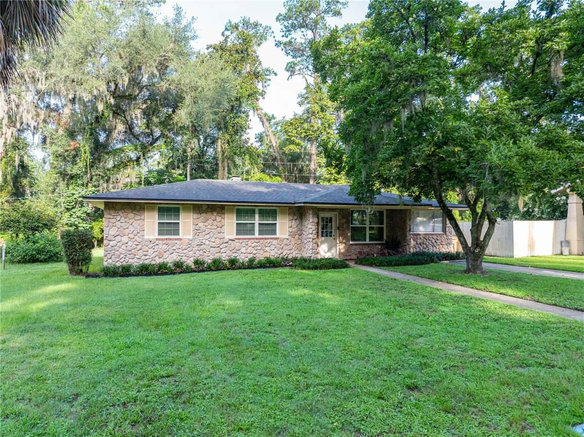 1443 VALE COURT