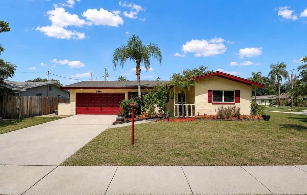 1564 SANTA MONICA DRIVE