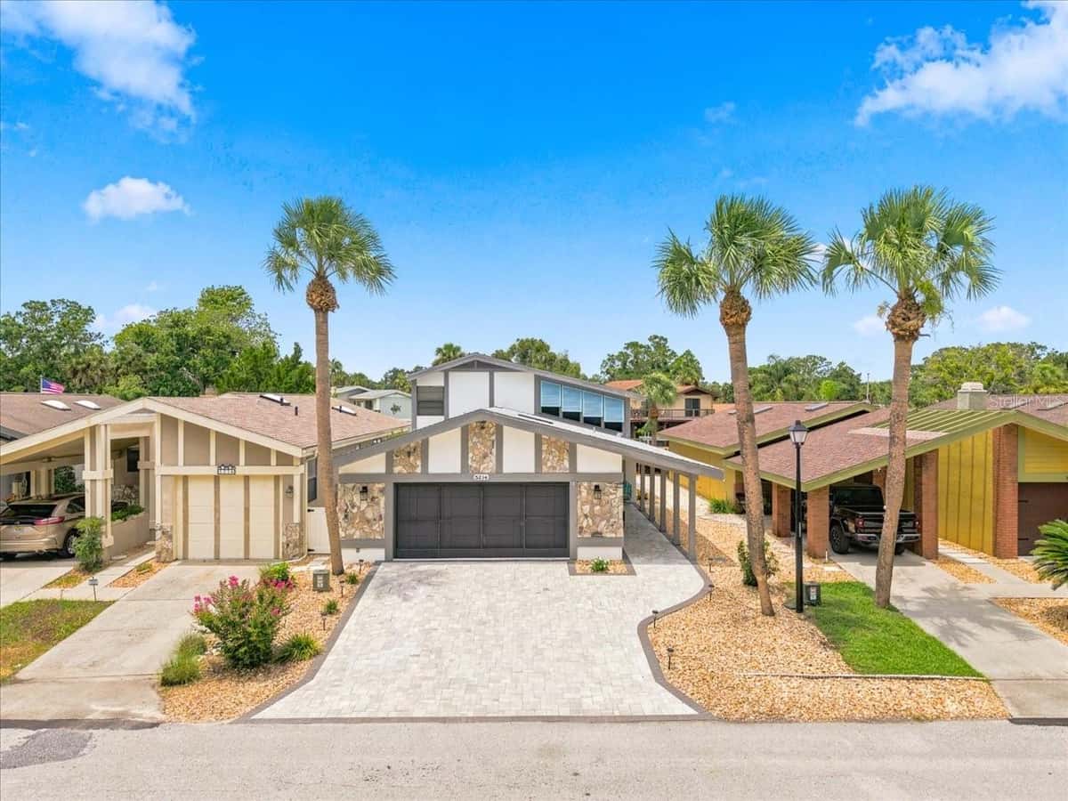 5214 RIVERVIEW CIRCLE