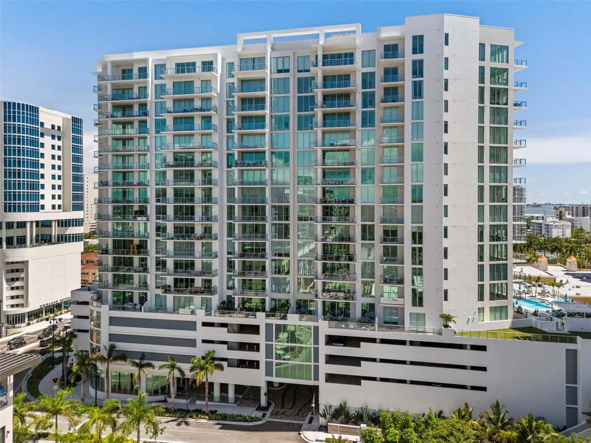 301 QUAY COMMONS